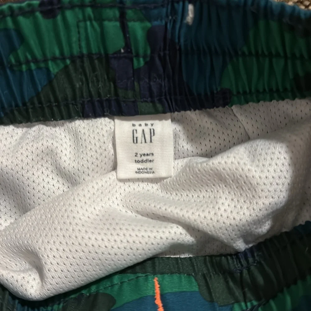 2T Gap swimsuits